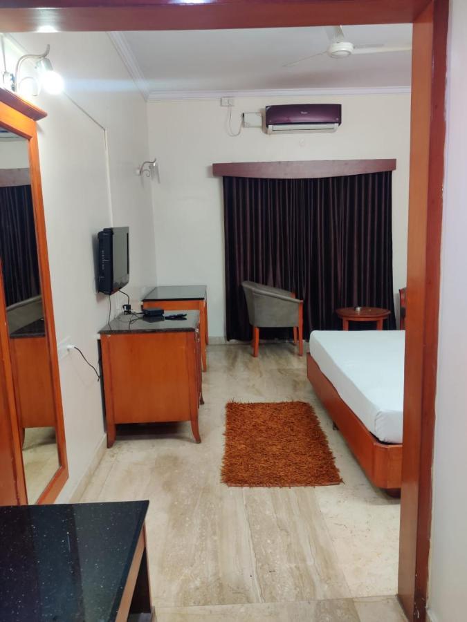 Hotel Chetan International