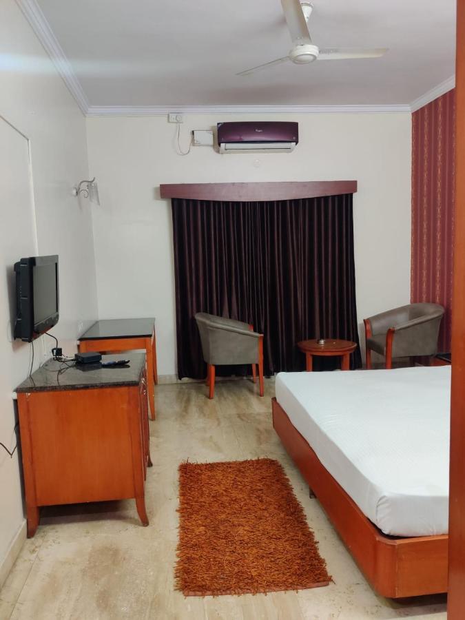 Hotel Chetan International 3*