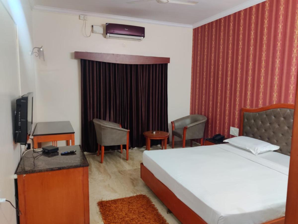 Chetan International Hotel