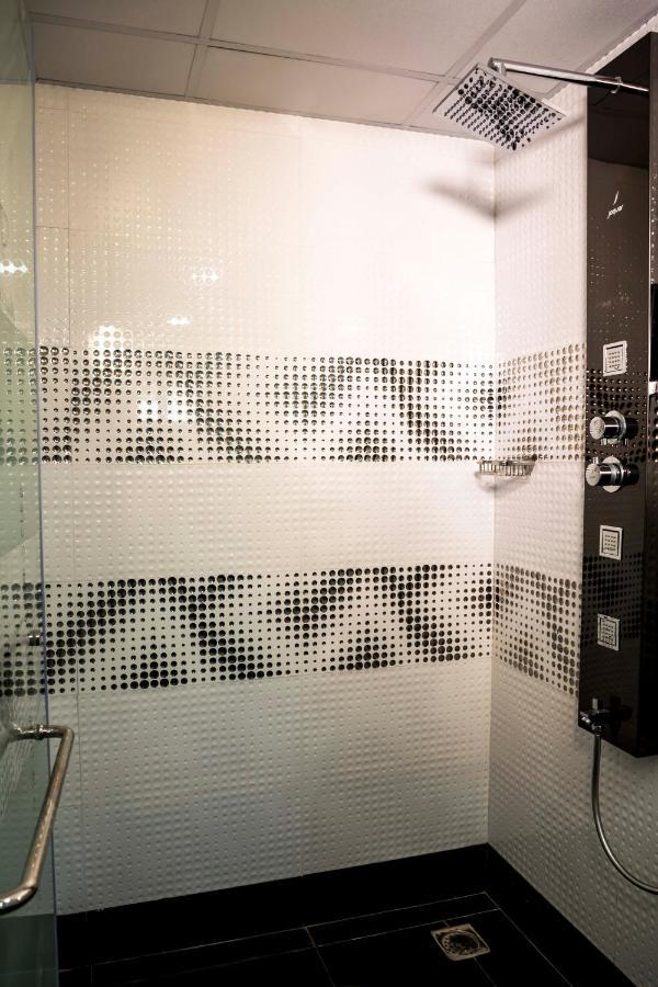 Hotel Urban Jade 4*