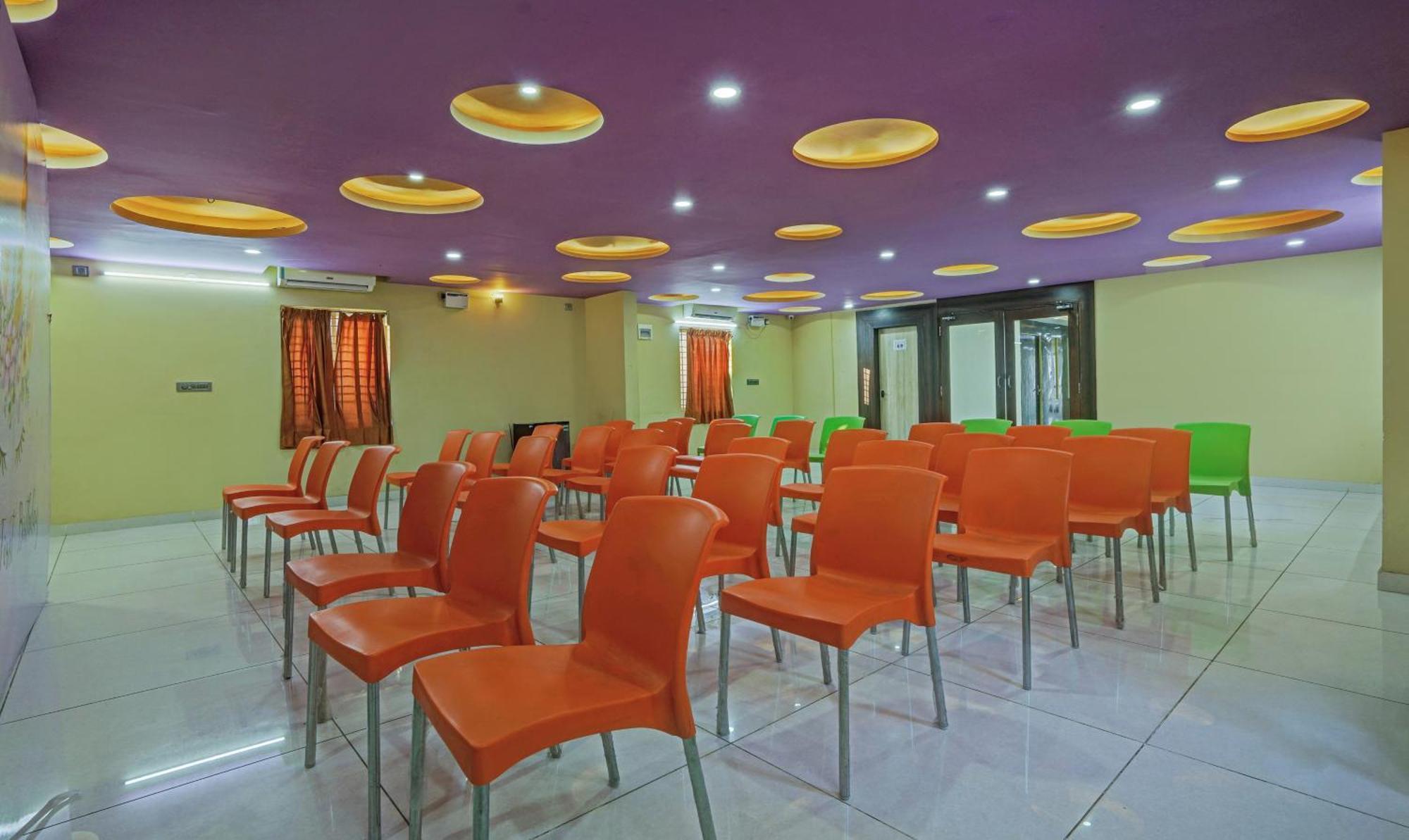 Hotel Treebo Trend Sai Arra Airport 3*