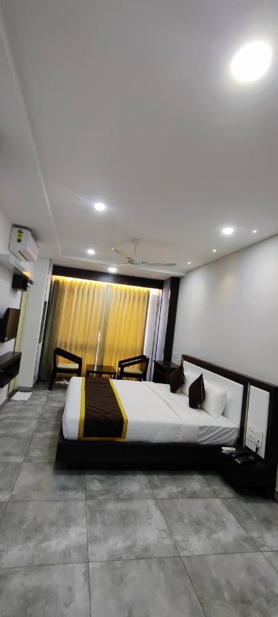 Hotel Abooz *