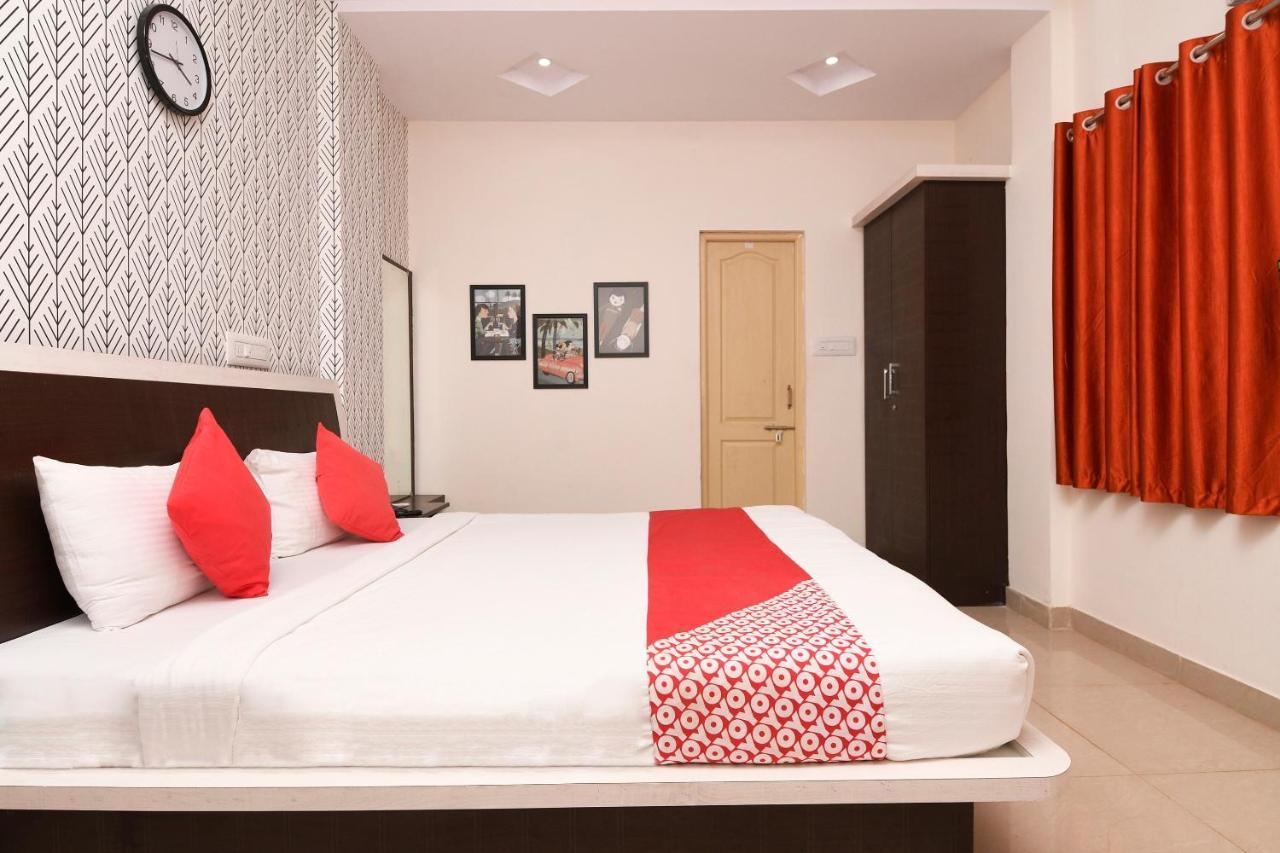 Oyo 16405 Elite Hotel 3*