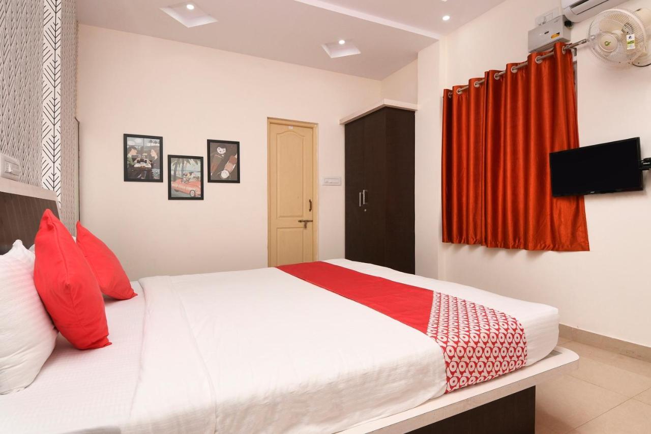 Oyo 16405 Elite Hotel 3*