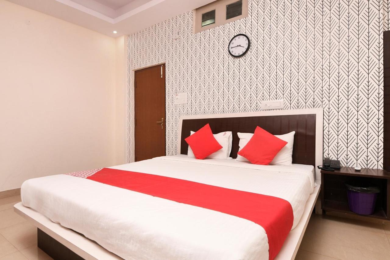 Hotel Oyo 16405 Elite 3*