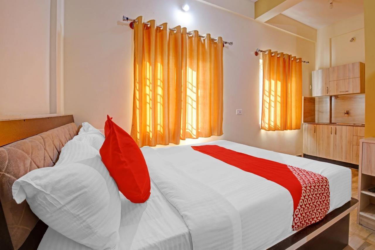 Oyo 84439 S M Comforts Hotel 3*