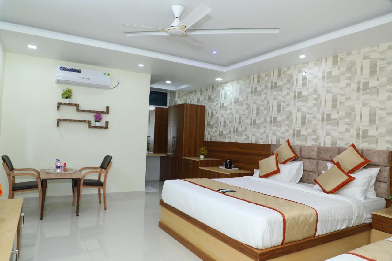 8th Mile Suites Hotel 3*