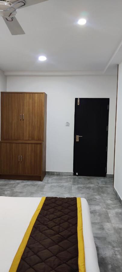 Abooz Hotel