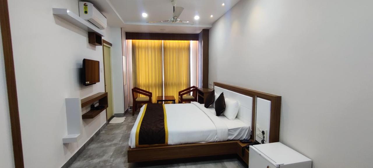 Abooz Hotel