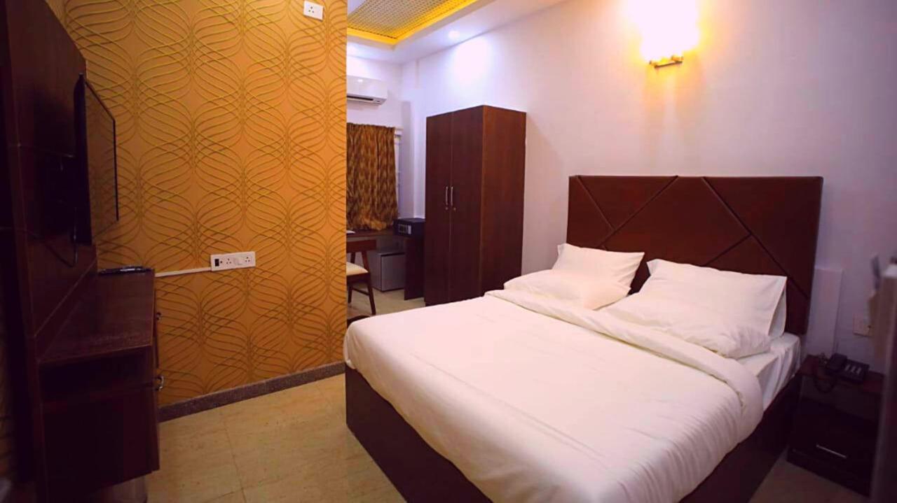 Domus Regency By Shrigo Hotel