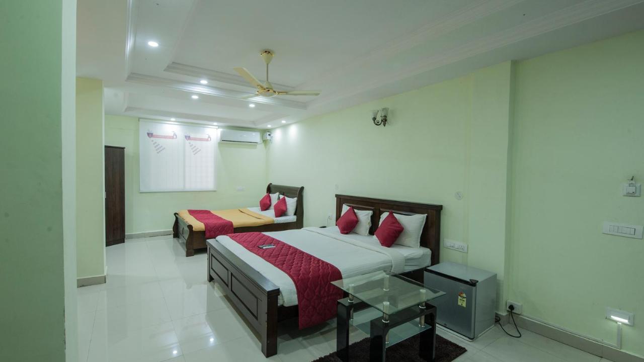 Windsor Castle Brigade Rd Hotel