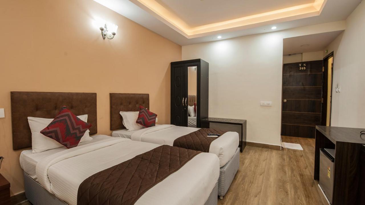 Hotel Windsor Castle Brigade Rd