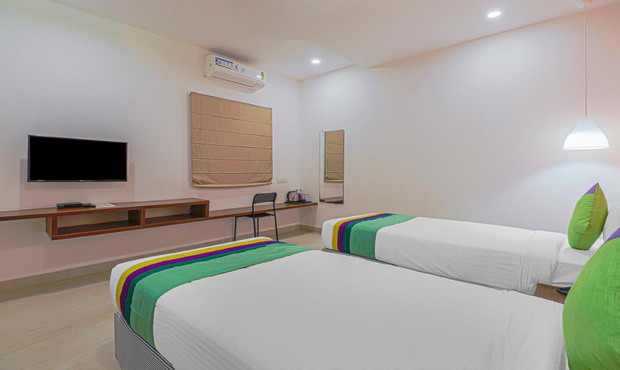 Treebo Yc Grand Boutique, Electronic Hotel