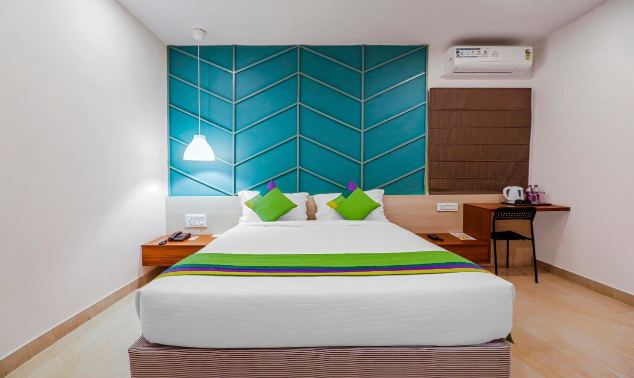 Treebo Yc Grand Boutique, Electronic Hotel