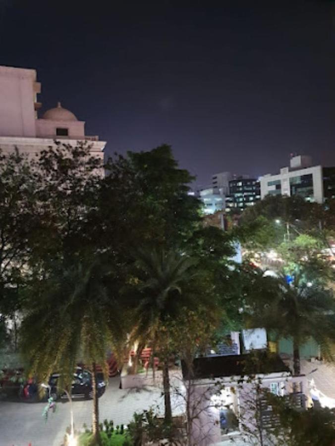 Signature Inn Hotel *