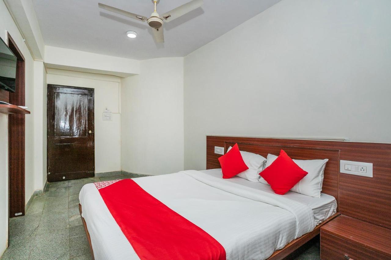 Oyo 22940 Sri Durga Residency 3* Bangalore