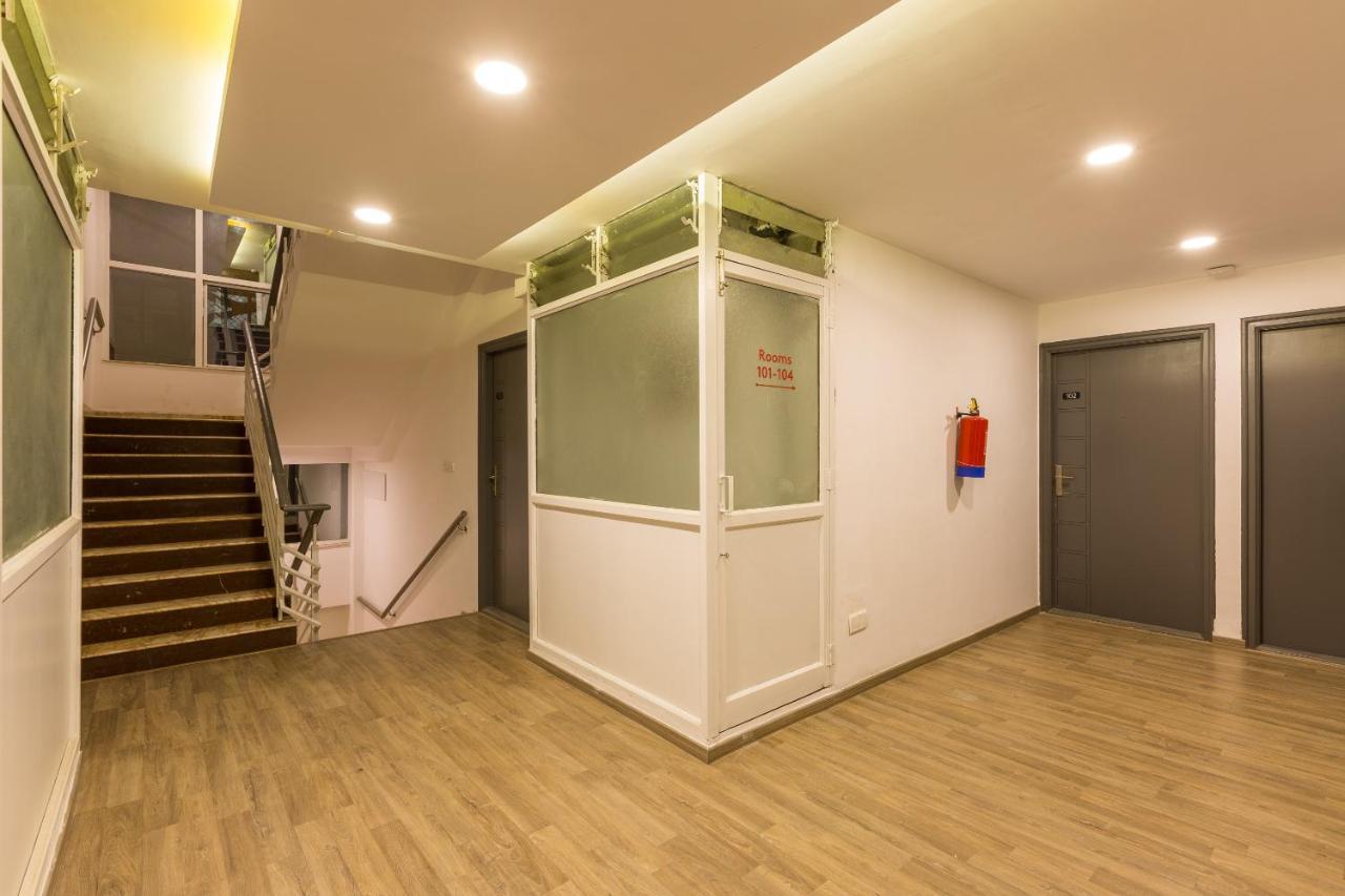 Oyo Townhouse 025 Garuda Mall