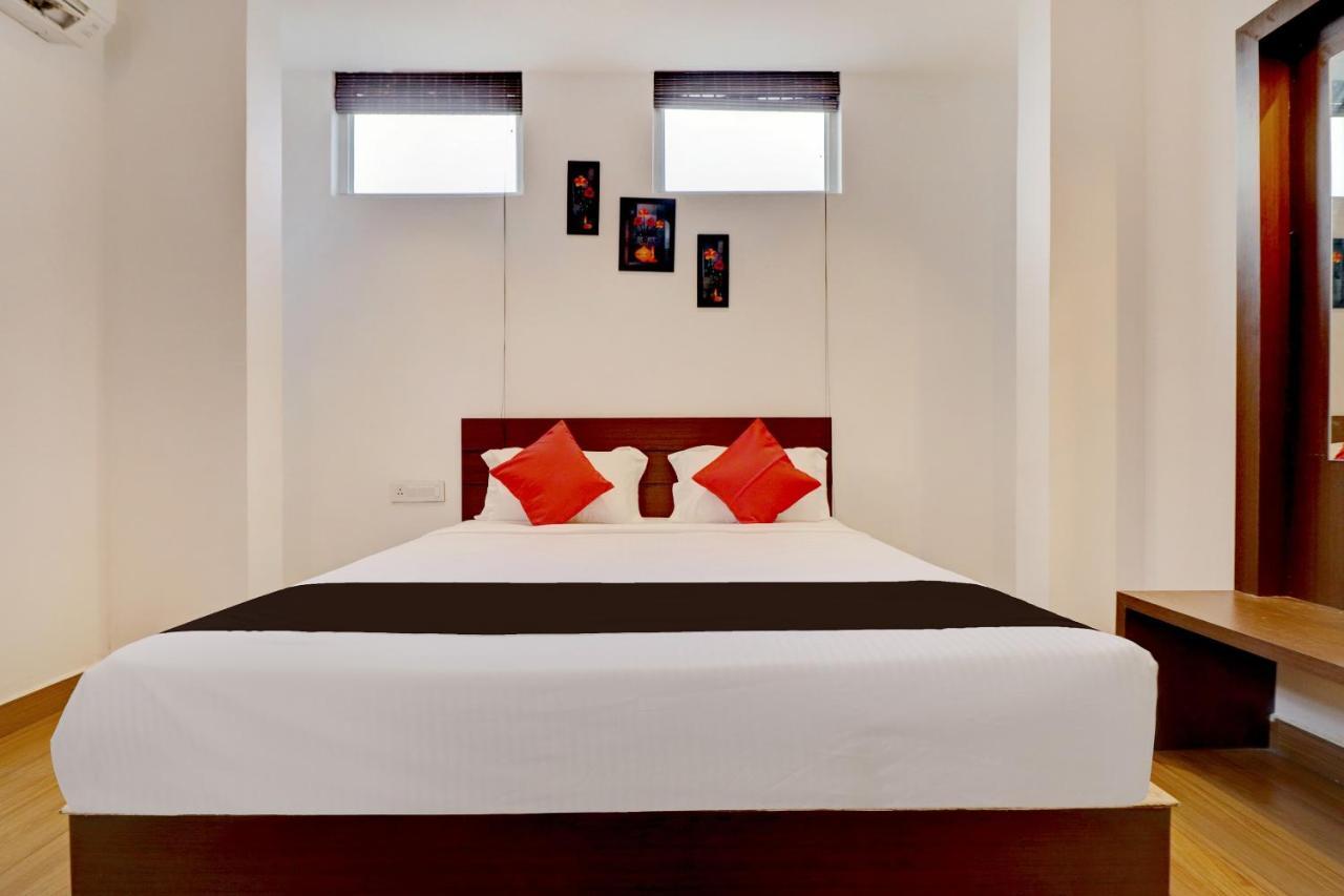 Capital O 43639 Sri Alok Park Hotel