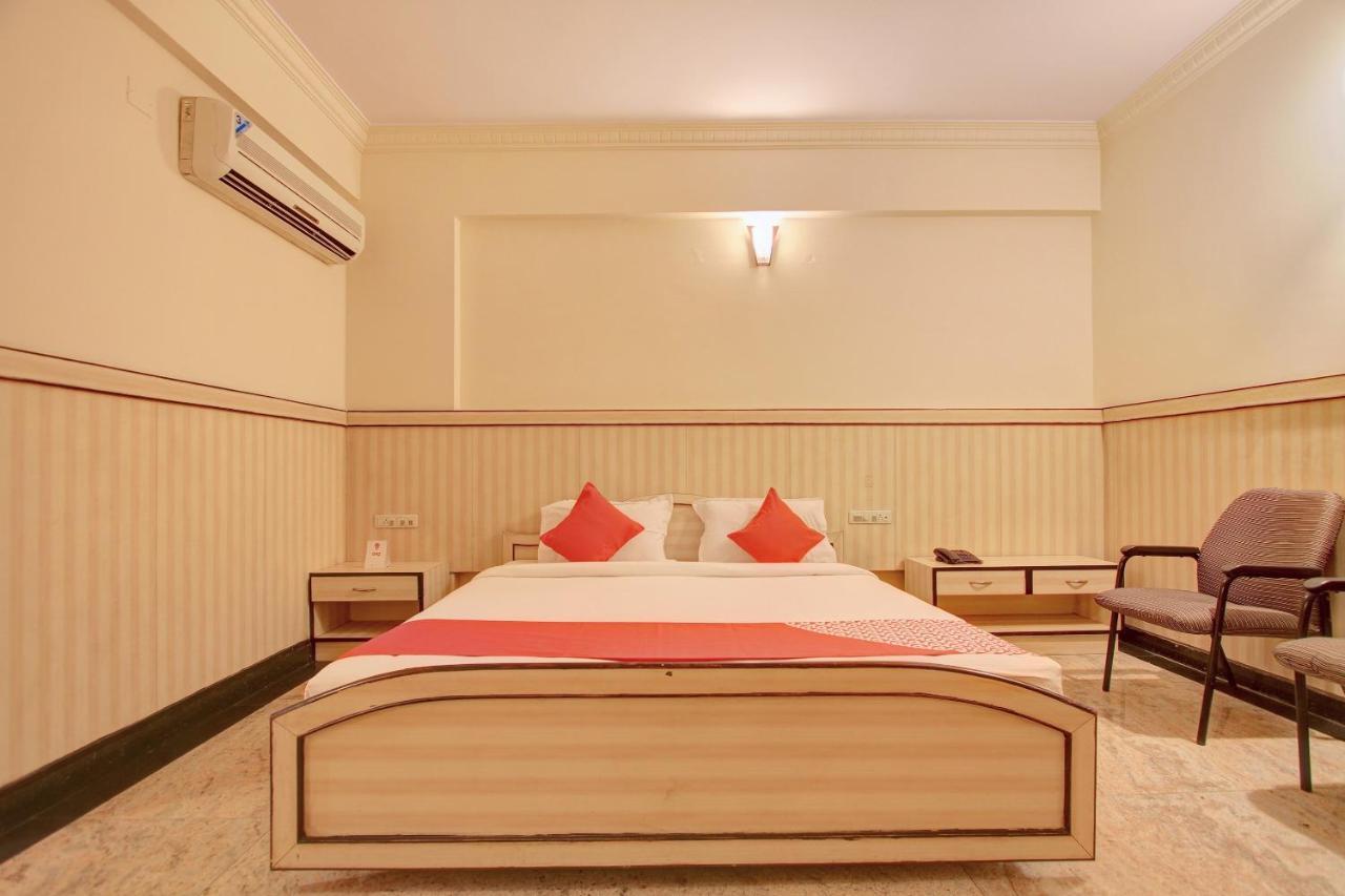 Oyo 12985 Sabharwal Viceroy 3* Bangalore