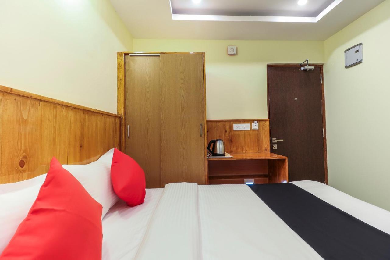 Capital O 64592 Dhanvitha Residency 3*