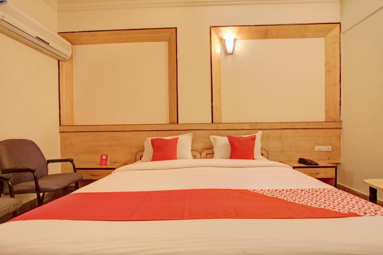 Hotel Oyo 12985 Sabharwal Viceroy