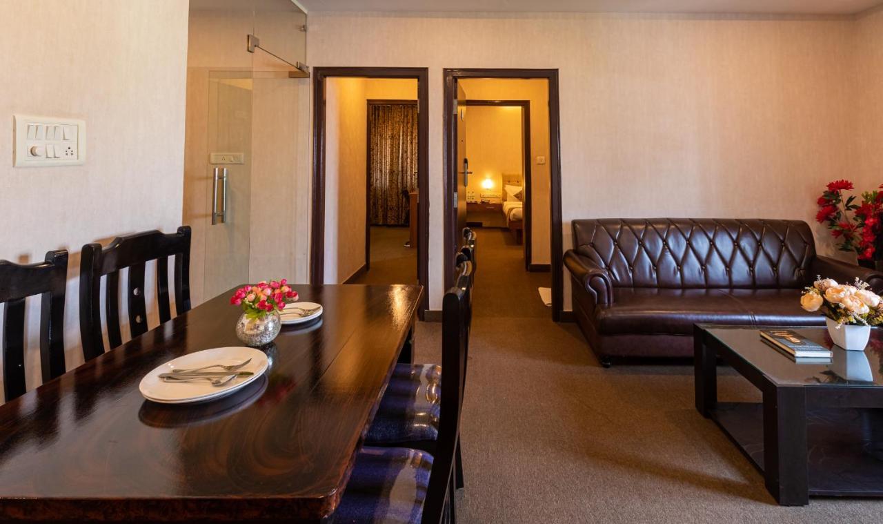 Vera By Bisque Brookefield Hotel