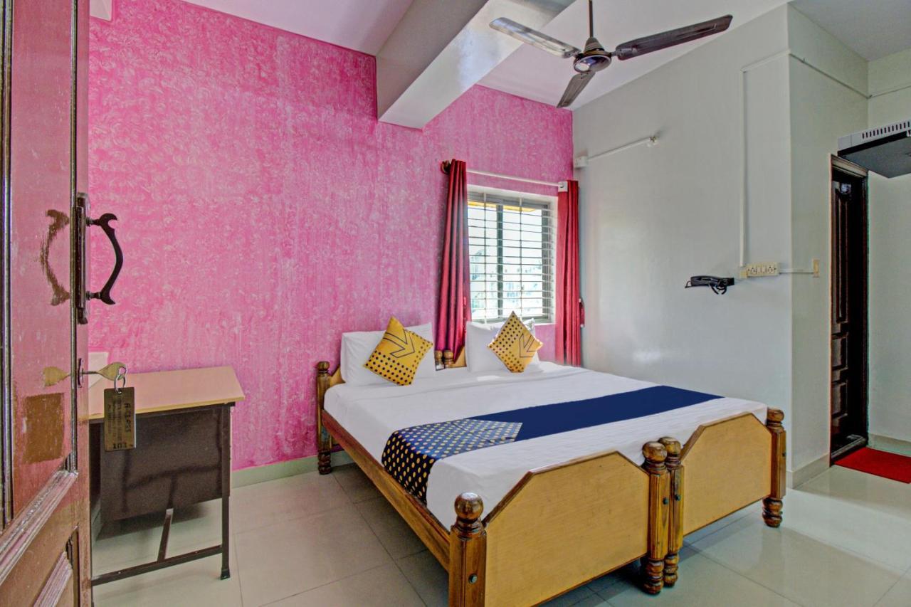 Spot On A Class Suites Near Hare Krishna Hill 2* Bangalore
