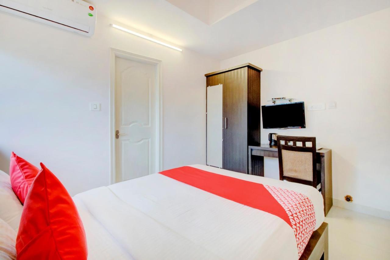 Oyo N D S Comforts Hotel 3*
