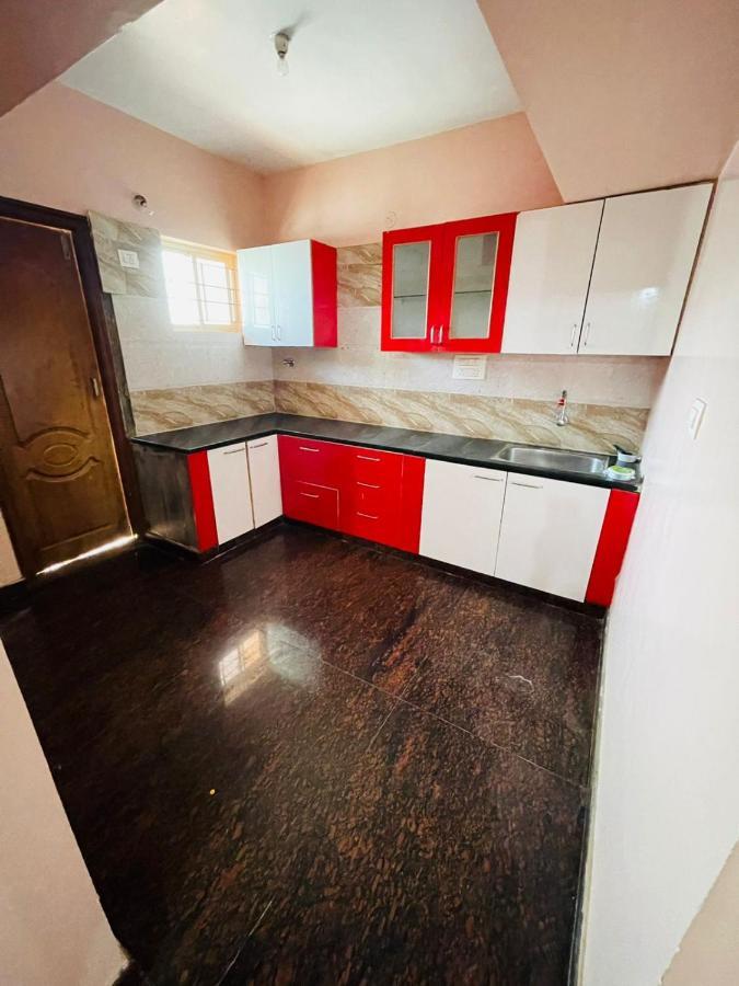 Sri Sai Residency - 2bhk With Free Parking On Site Apartment