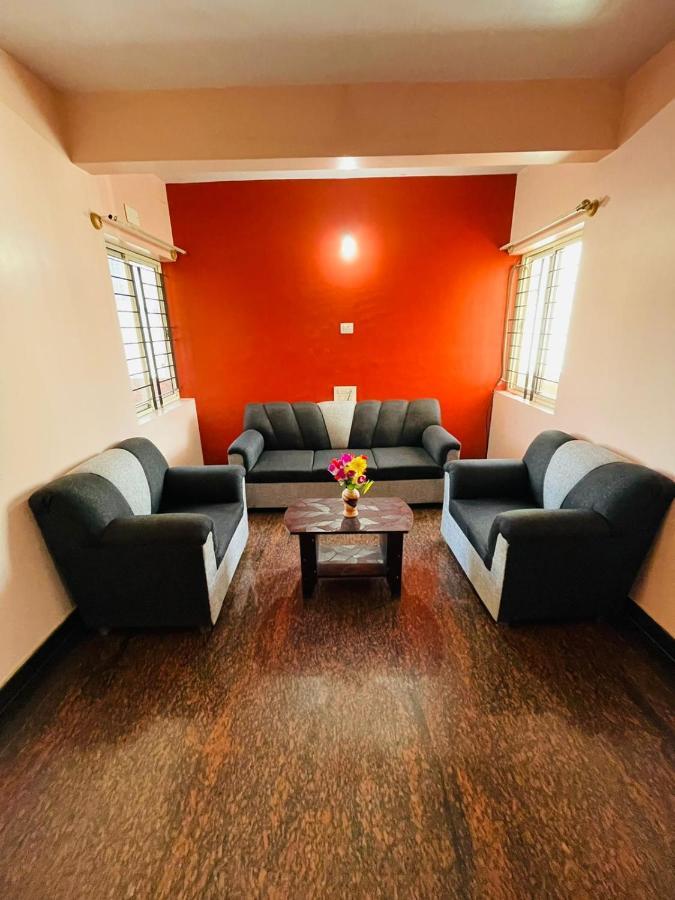 Sri Sai Residency - 2bhk With Free Parking On Site Apartment *