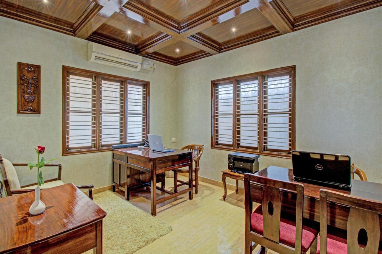 Hotel Oyo Flagship 9018 The Residency Bangalore