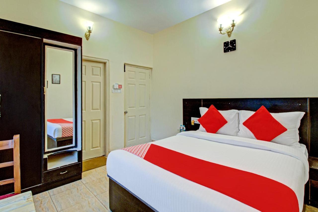 Hotel Oyo Flagship 9018 The Residency 3*
