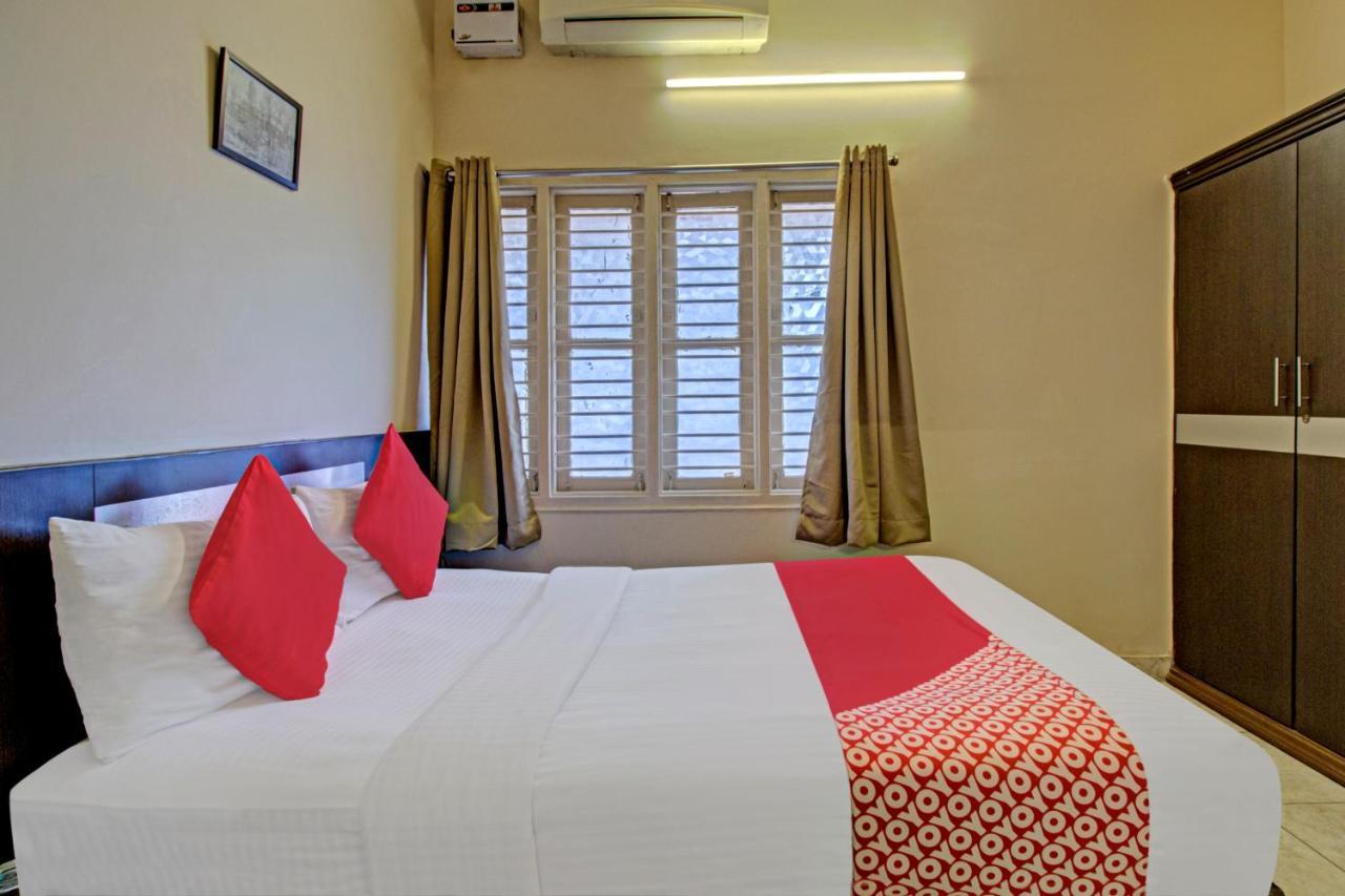 Hotel Oyo Flagship 9018 The Residency 3*