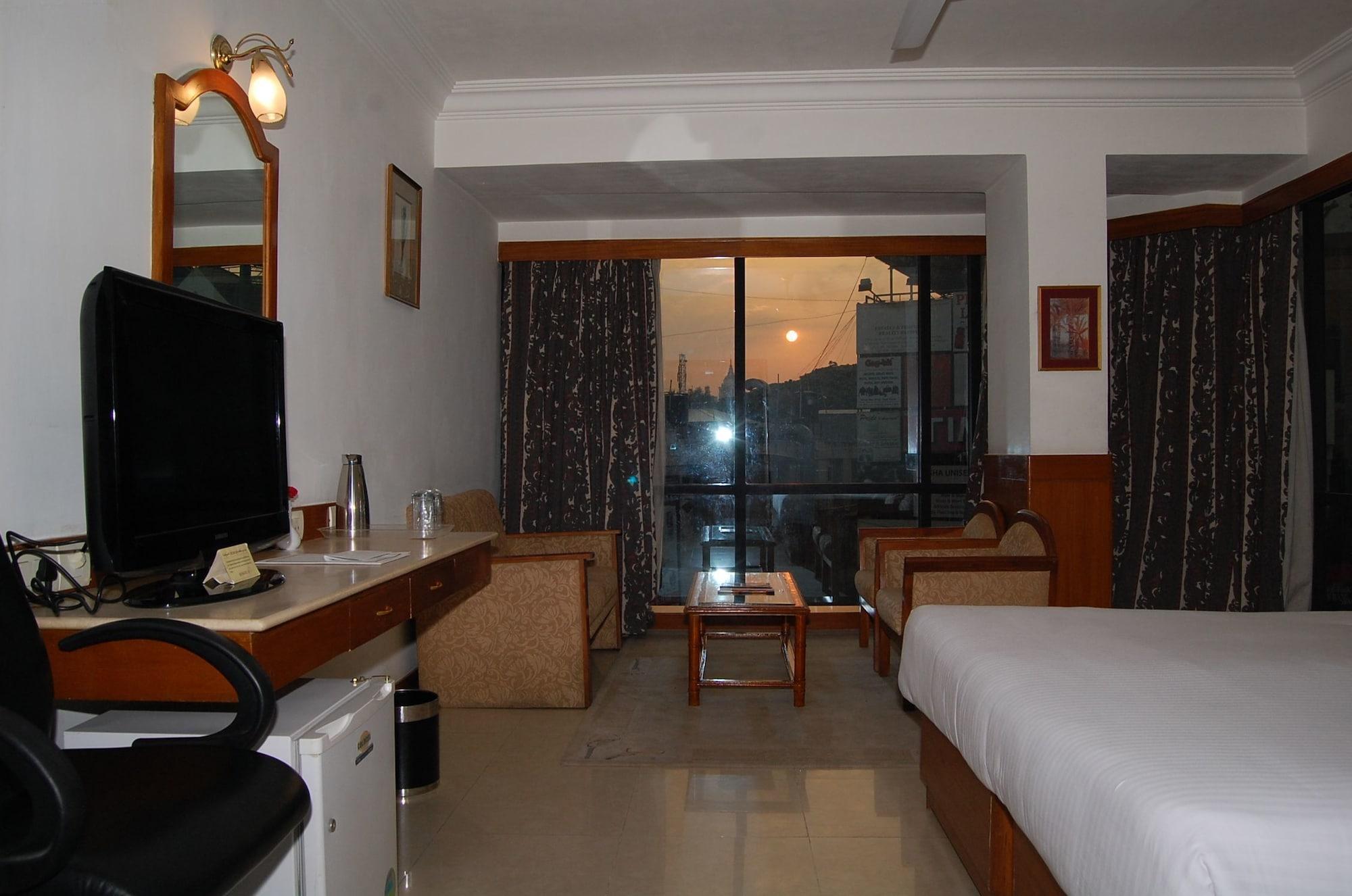 Monarch Luxur - Infantry Road 4* Bangalore