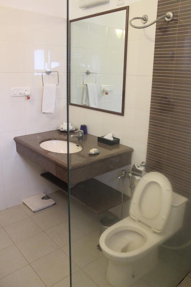 Justa Off Mg Road Hotel Bangalore