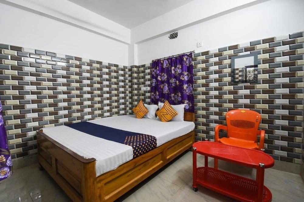 Golden Residency, Gandhi Nagar 2*
