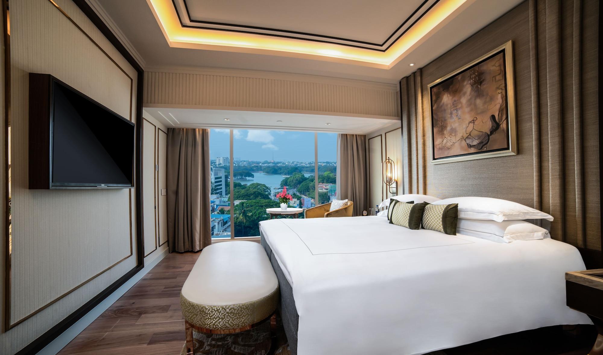 Taj Mg Road Hotel 5*