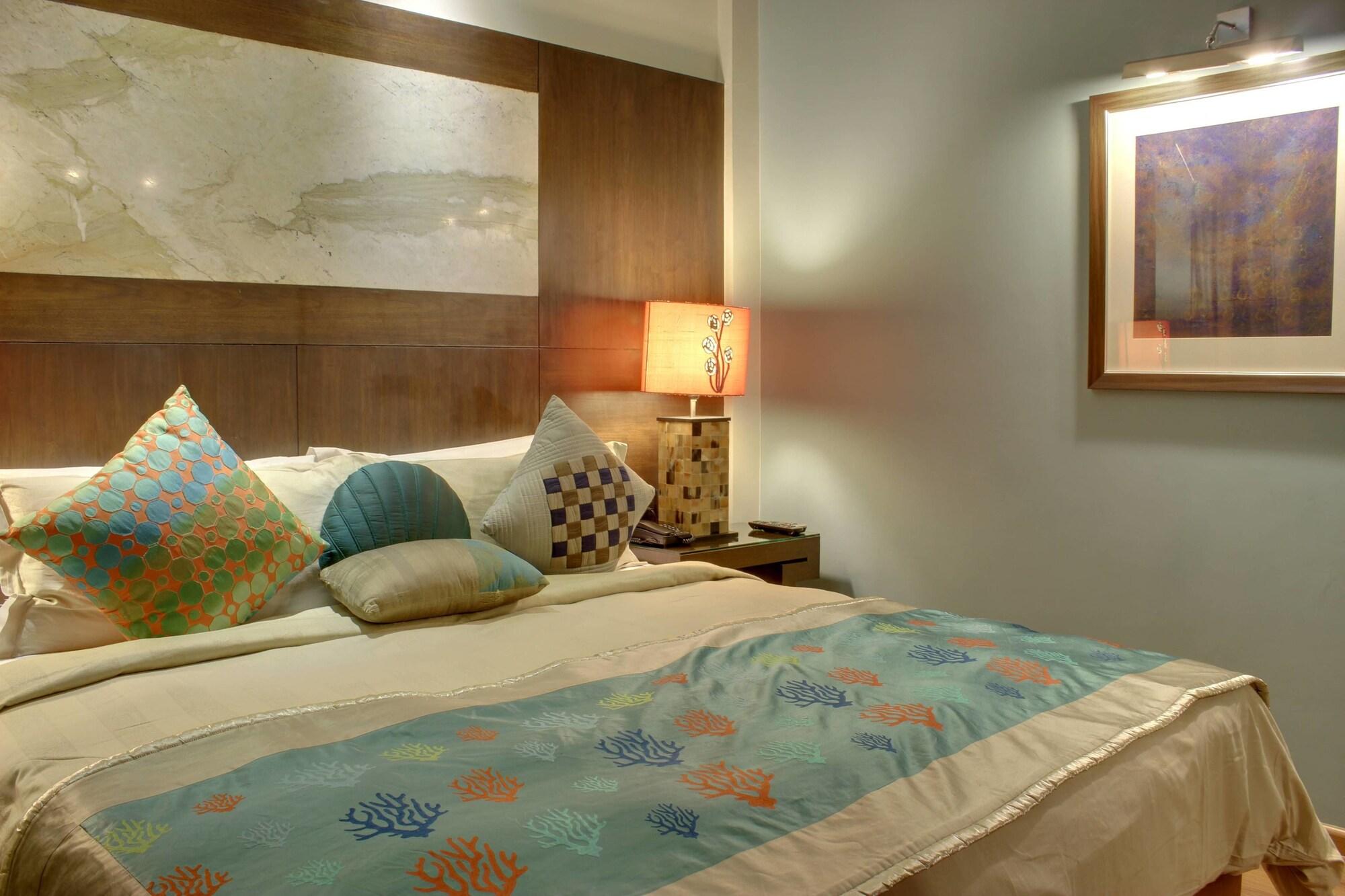 Justa Mg Road Hotel 4*