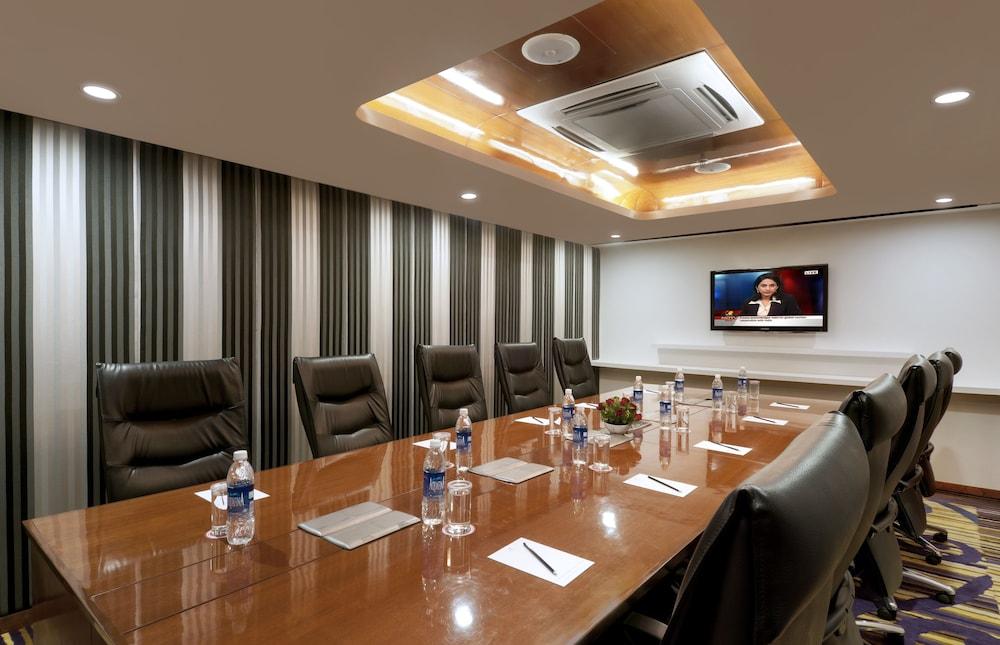 The Elanza Hotel, 4* Bangalore