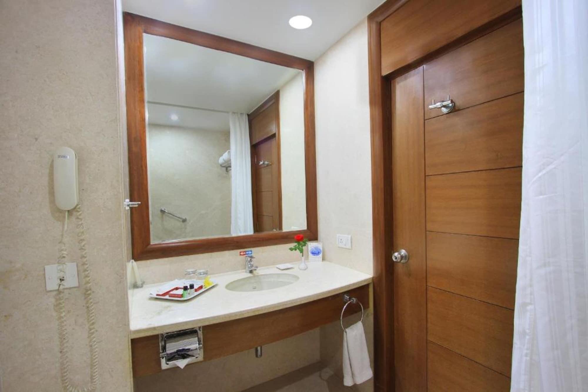 La Sara Grand Hotel Bangalore