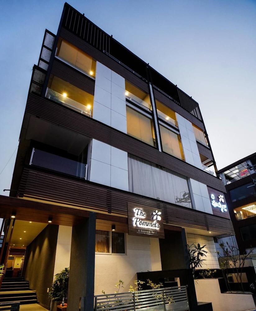 The Pommels Business Hotel