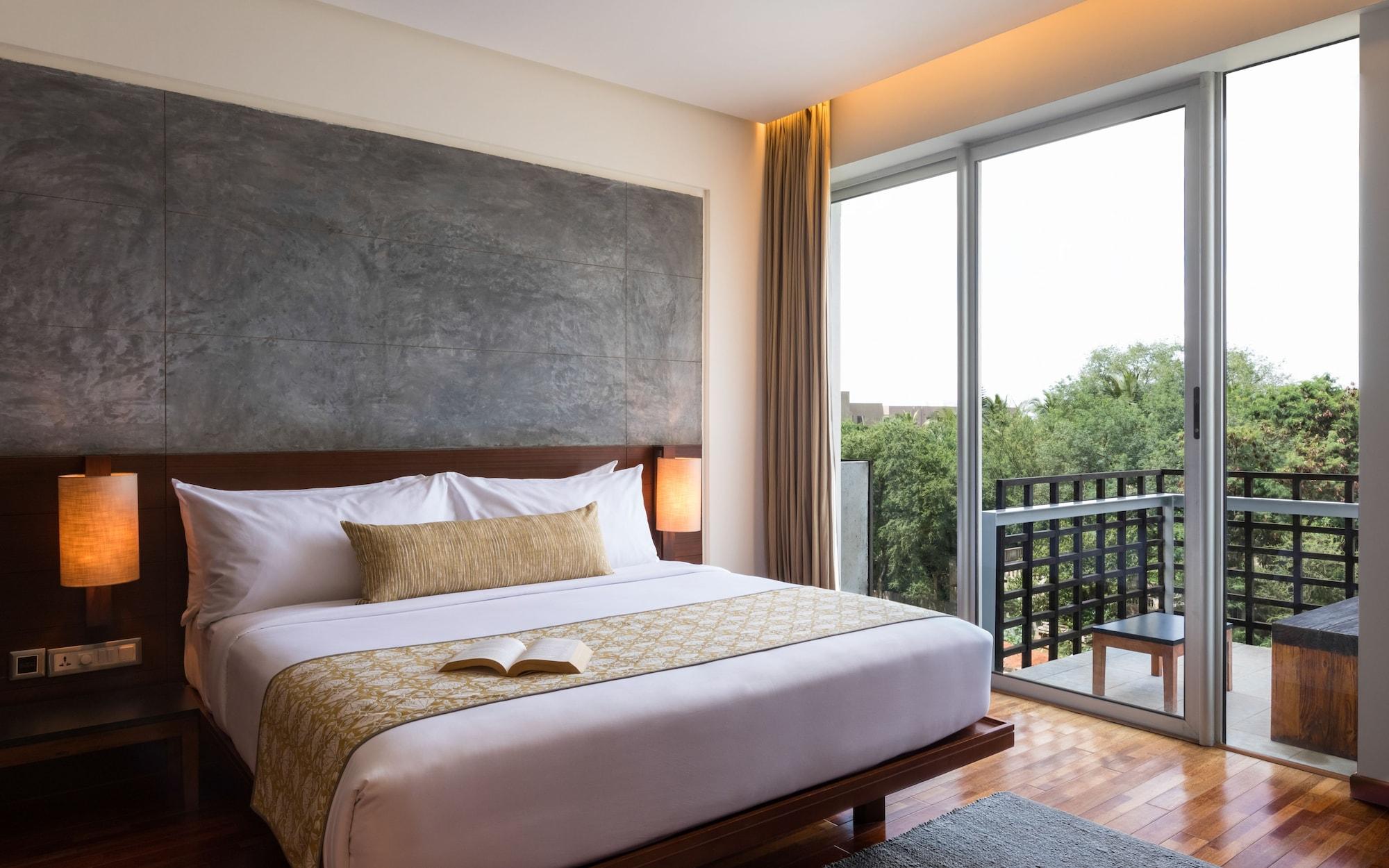 Hotel & Whitefield 4*