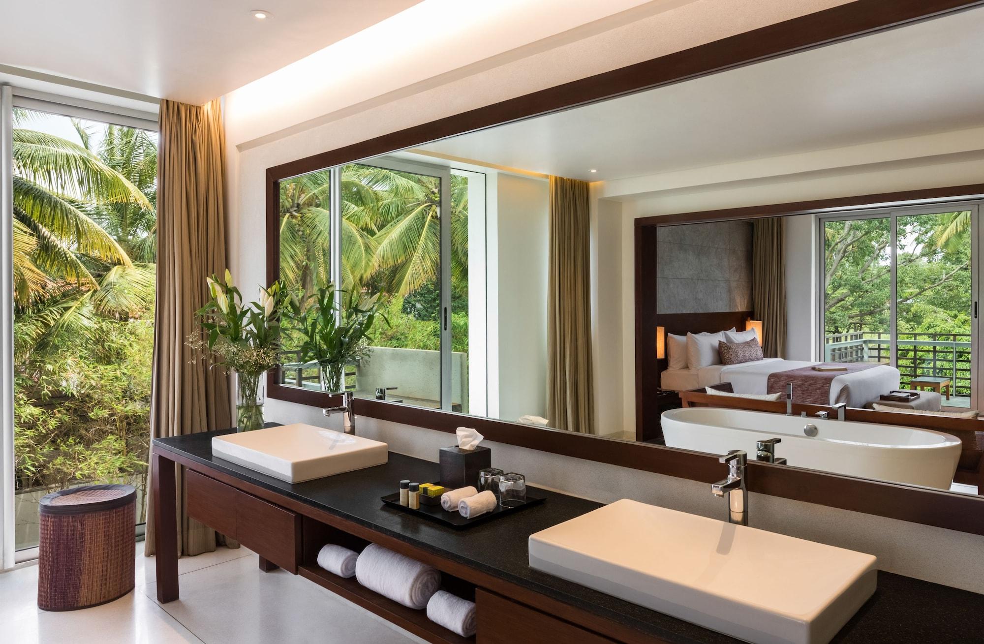 & Whitefield 4* Bangalore