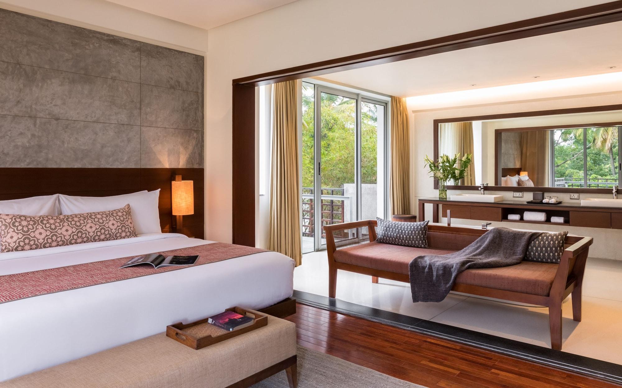 Hotel & Whitefield 4*