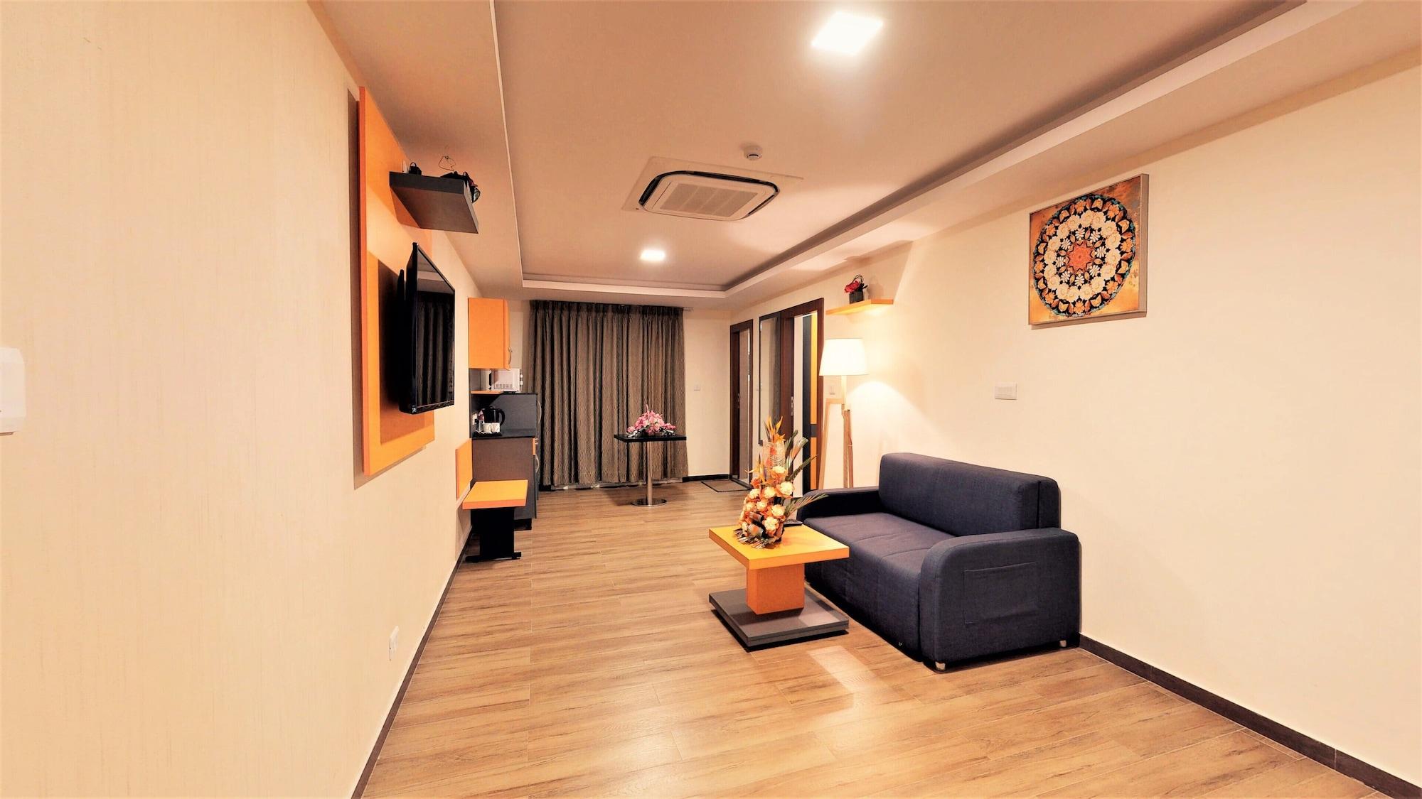 37th Crescent Boutique Hotel 3*
