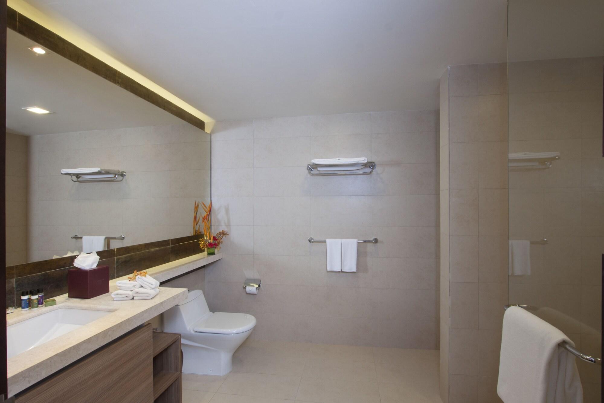 Hotel Oakwood Whitefield 5*