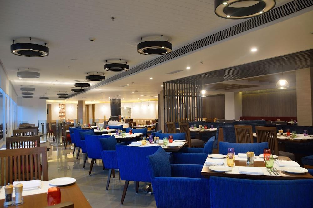 Sarovar Portico Outer Ring Road 4*