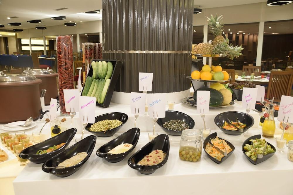 Sarovar Portico Outer Ring Road 4*