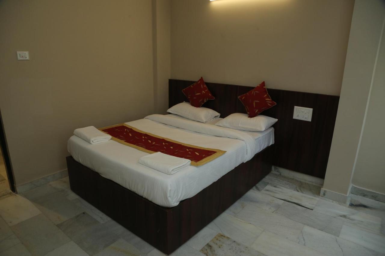 Soundarya Hotel 2*