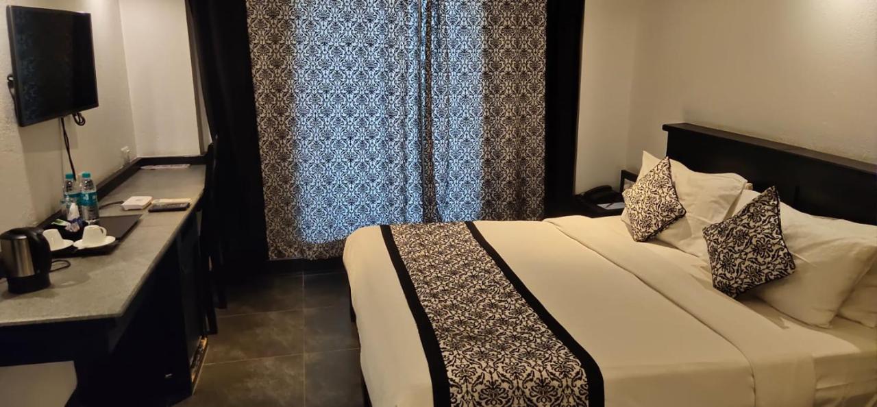 Liwa - The Transit Hotel, 3*